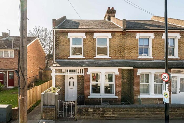 2 Bedroom End Of Terrace House For Sale In Kemerton Road, Croydon, CR0