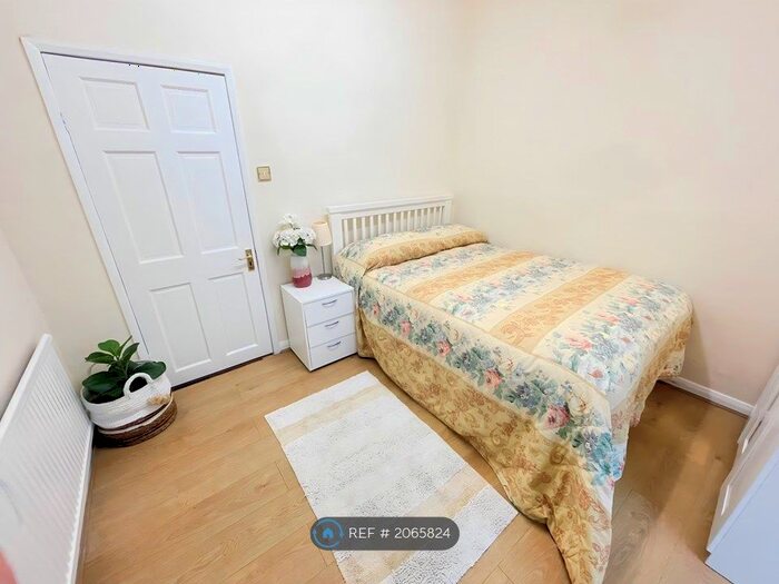 Studio To Rent In Sutton, Sutton, SM3