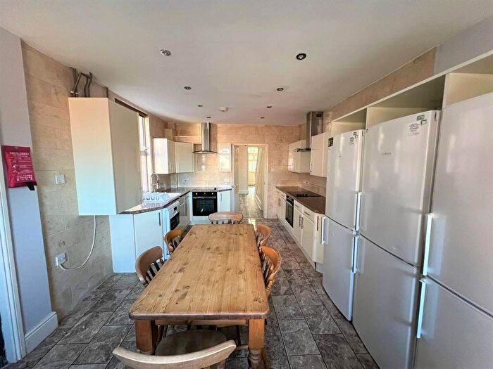 8 Bedroom Terraced House To Rent In Derby Road, Lenton, Nottingham, NG7