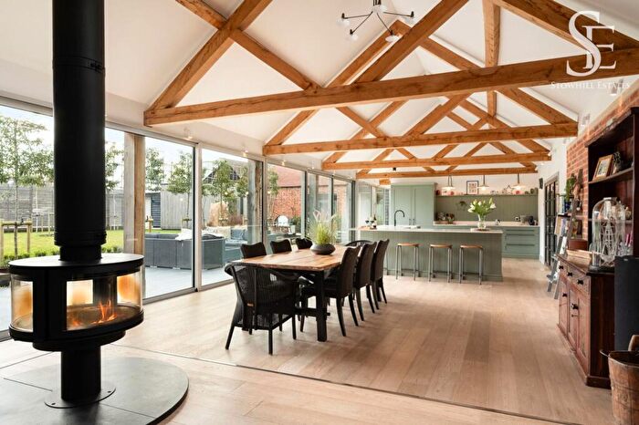 4 Bedroom Detached House For Sale In Courthill Road, Letcombe Regis, OX12