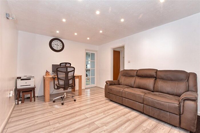 4 Bedroom Detached House For Sale In Silver Close, Tonbridge, Kent, TN9