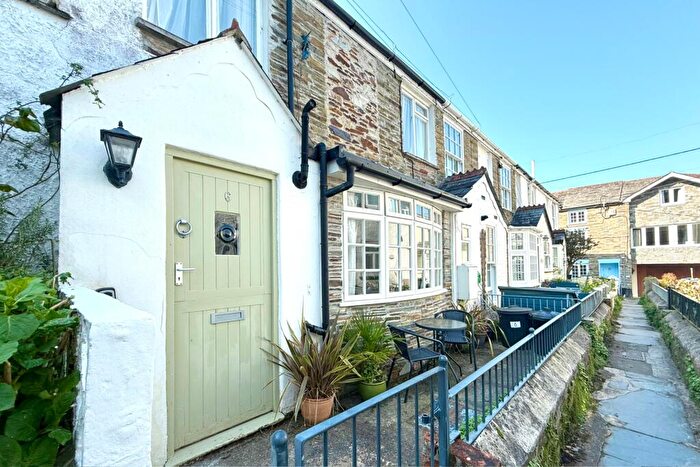 2 Bedroom Cottage For Sale In Grove Place, Padstow, PL28