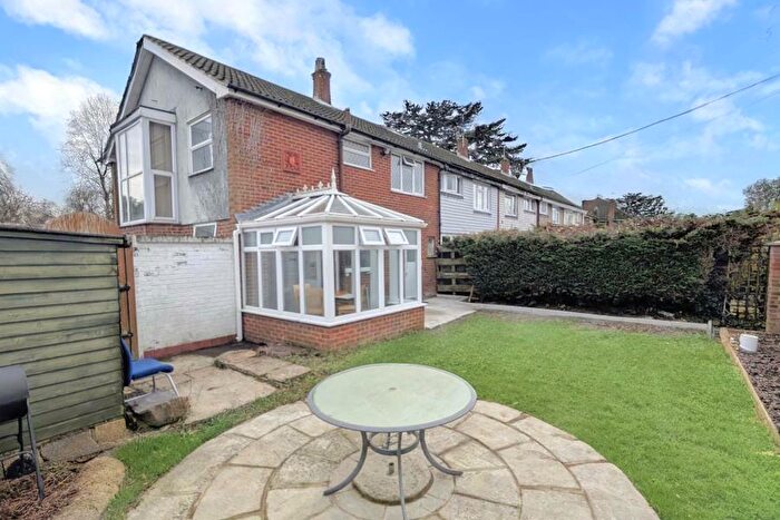 4 Bedroom End Of Terrace House To Rent In Addlestone, Surrey, KT15