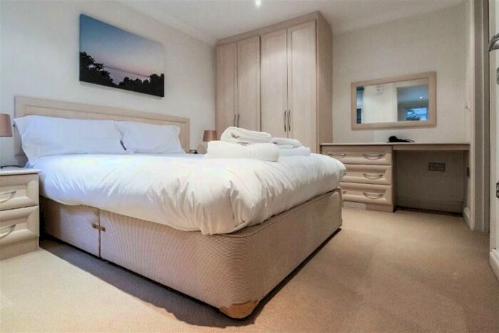 1 Bedroom Flat To Rent In Kew Gardens Road, Kew, Richmond, TW9