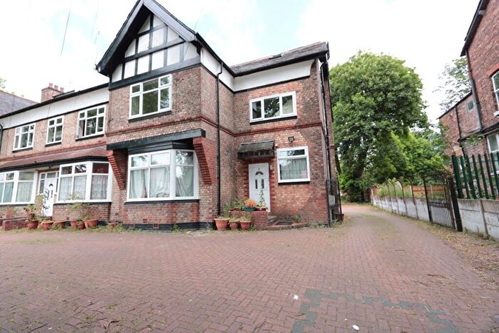 2 Bedroom Flat To Rent In Demesne Road, Whalley Range, Manchester, M16
