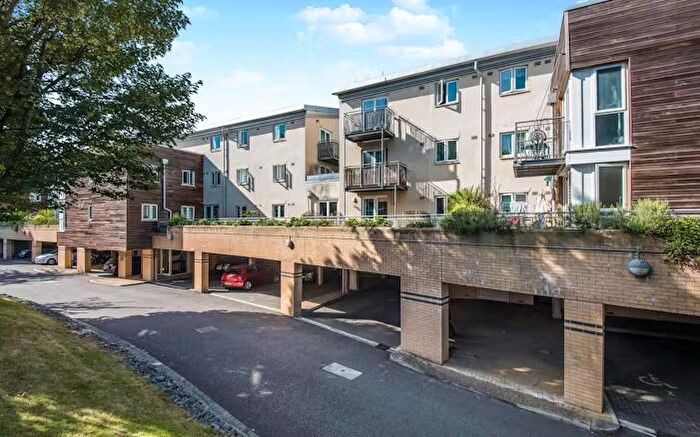 1 Bedroom Flat To Rent In Temeraire Place, Brentford, TW8