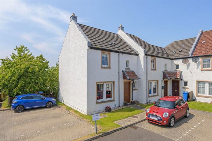 3 Bedroom End Of Terrace House For Sale In Craigflower Gardens, Torryburn, KY12
