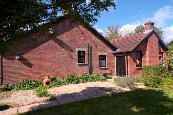 3 Bedroom Detached Bungalow To Rent In Bransgore, Christchurch, BH23