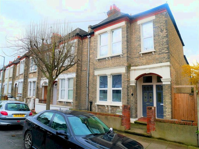 2 Bedroom Flat To Rent In Loubet Street, London, SW17