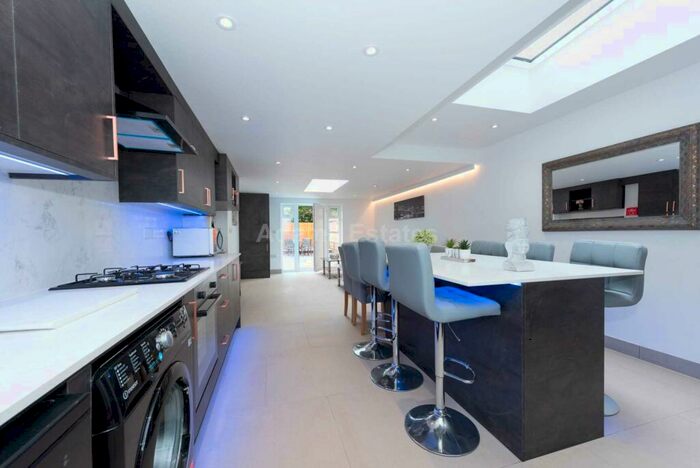 6 Bedroom Terraced House To Rent In Culver Road, Reading, RG6