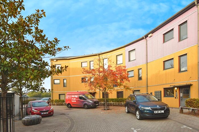 2 Bedroom Flat To Rent In The Serpentine, Aylesbury, HP19