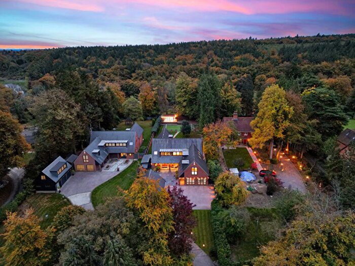 5 Bedroom Detached House For Sale In Wellhouse Road, Beech, GU34