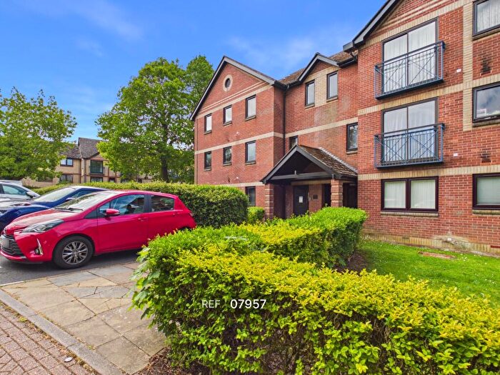 2 Bedroom Apartment To Rent In Claremont Heights Colchester, CO1