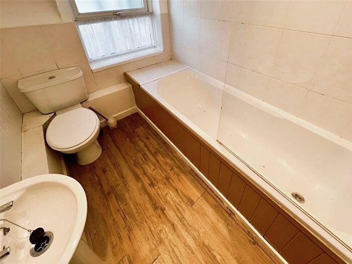3 Bedroom Terraced House For Sale In Hill Street, Burton-On-Trent, Staffordshire, DE15