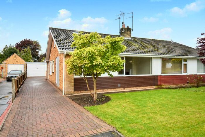 3 Bedroom Semi-Detached House To Rent In Cedar Glade, York, YO19