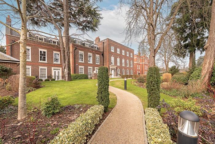 1 Bedroom Flat For Sale In Gleneagle Manor, Harpenden, AL5