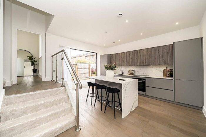 3 Bedroom Semi-Detached House For Sale In Beulah Hill, Crystal Palace, SE19