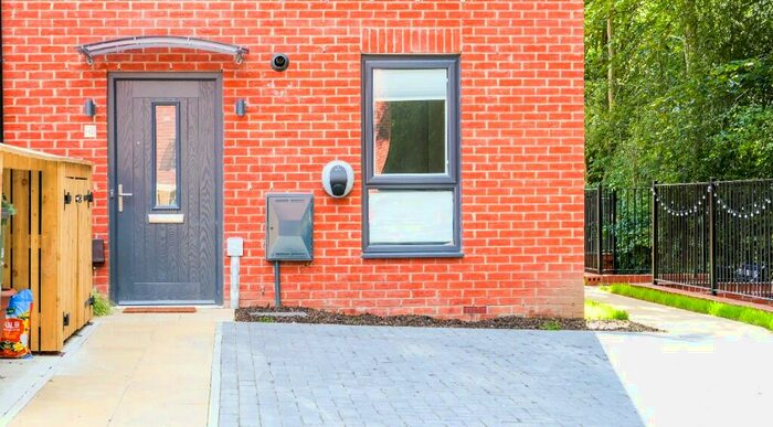2 Bedroom Town House To Rent In Copper Beech Court, Leeds, West Yorkshire, LS16