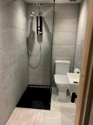 2 Bedroom Flat To Rent In Crighton Place, Edinburgh EH7