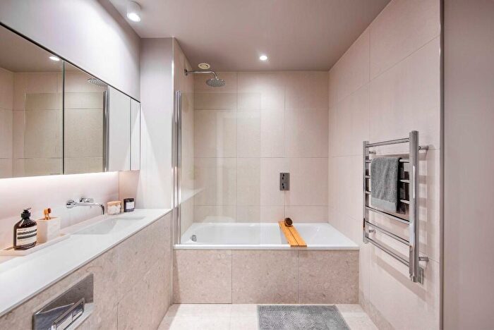 2 Bedroom Apartment To Rent In Addington Street, Manchester, Greater Manchester, M4