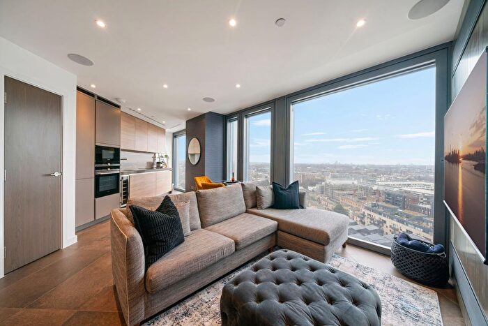 1 Bedroom Flat For Sale In Chronicle Tower, City Road, London, EC1V