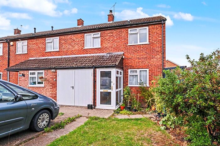 3 Bedroom End Of Terrace House For Sale In Morton Close, Pitstone, Leighton Buzzard, LU7