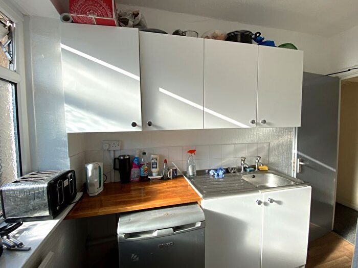 1 Bedroom Property To Rent In All Bills Included. Cardiff Road, Taffswell Nr Cardiff, CF15