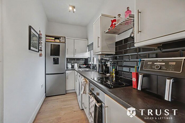 1 Bedroom Terraced House For Sale In Pyenot Hall Lane, Cleckheaton, BD19