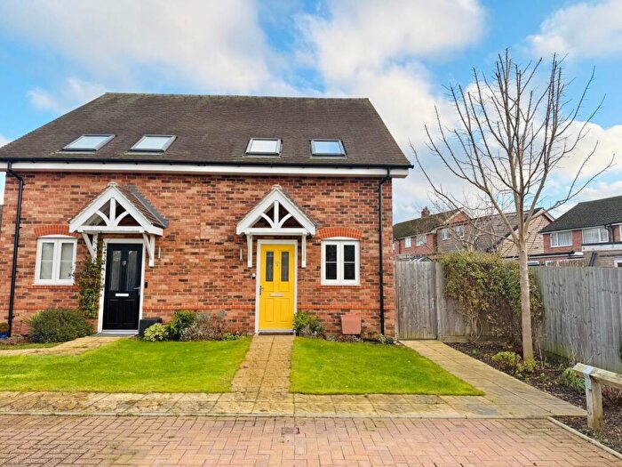2 Bedroom Semi Detached House For Sale In East End, Cholsey, OX10