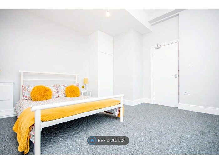 1 Bedroom Flat To Rent In Rochdale Road, Bacup, OL13