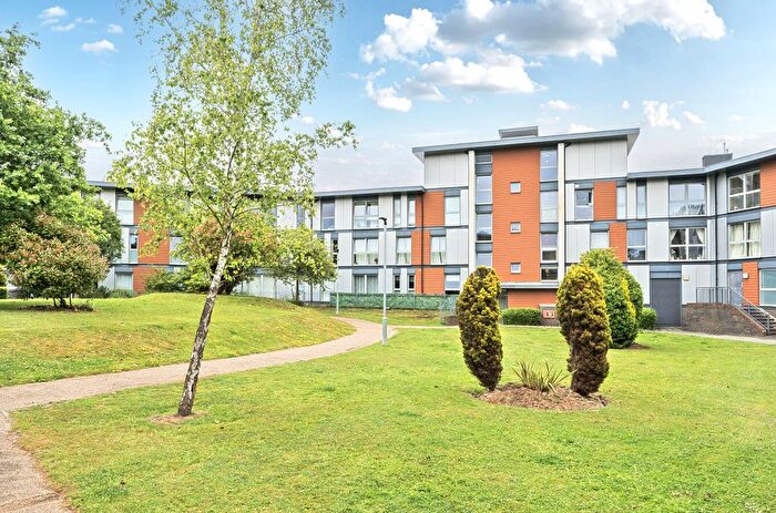 2 Bedroom Flat For Sale In Commonwealth Drive, Crawley, RH10
