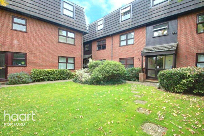 1 Bedroom Apartment To Rent In Diamond Court, Park Lane, Hornchurch, RM11