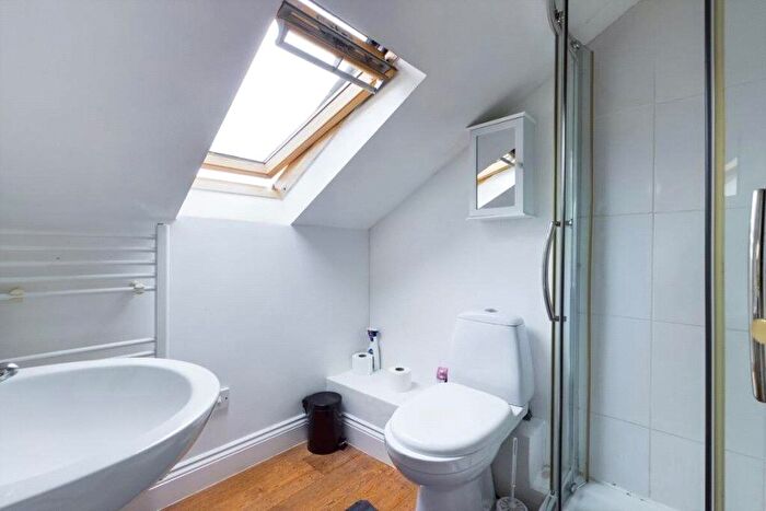 2 Bedroom Detached House To Rent In Russell Road, Walthamstow, E17