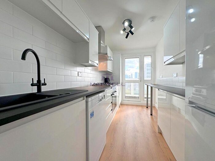 2 Bedroom Flat To Rent In Gayton House, Chiltern Road, London, E3