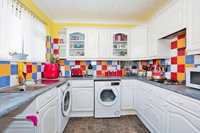 2 Bedroom Semi-Detached Bungalow For Sale In Thomson Drive, Crewkerne, TA18