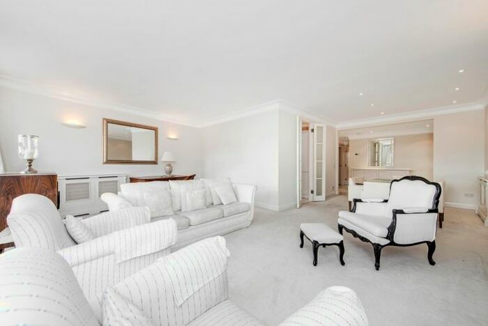 2 Bedroom Flat To Rent In Earl's Court Square, London, SW5