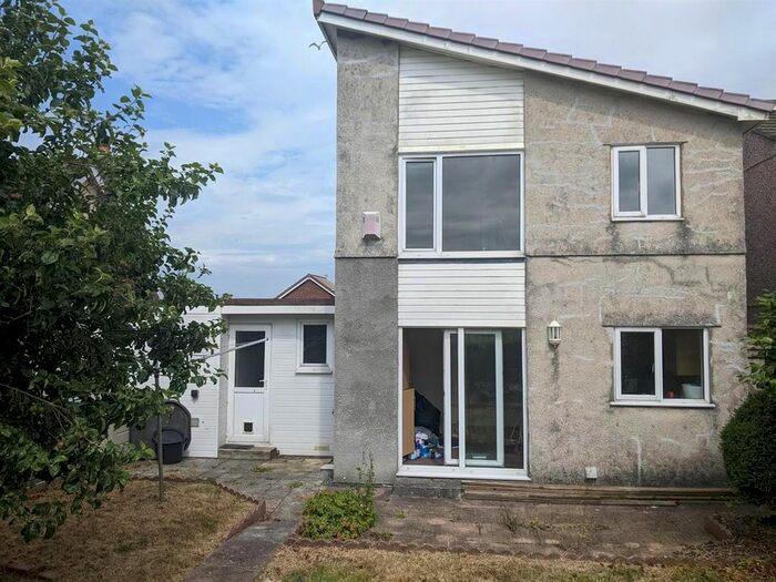 3 Bedroom Detached House To Rent In Mote Park, Saltash, PL12