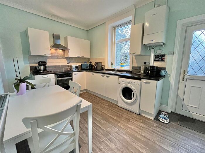 2 Bedroom Terraced House For Sale In Lambgates, Hadfield, Glossop, SK13