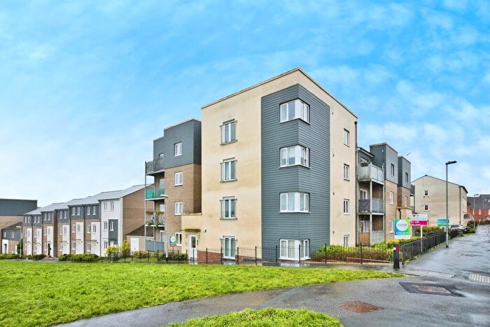 2 Bedroom Flat For Sale In Shackleton Road, Yeovil, BA21