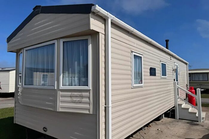 1 Bedroom Park Home For Sale In Hornsea Road, Skipsea, Driffield, YO25