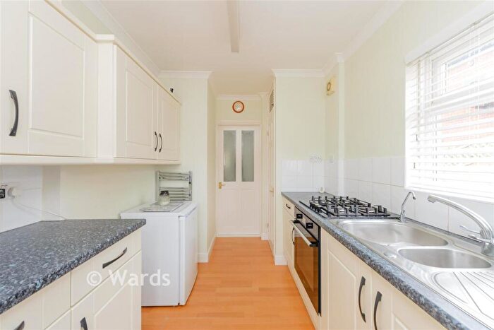 2 Bedroom Bungalow For Sale In Meadow Way, Dartford, Kent, DA2