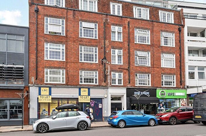 Flat For Sale In High Street, Guildford, Surrey, GU1