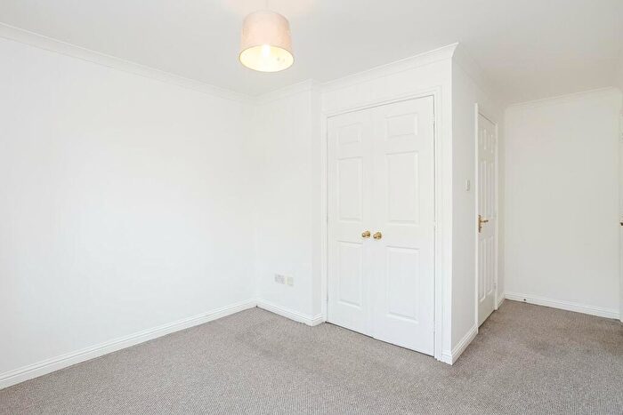 2 Bedroom Flat For Sale In Duddingston Park South, Duddingston, Edinburgh, EH15