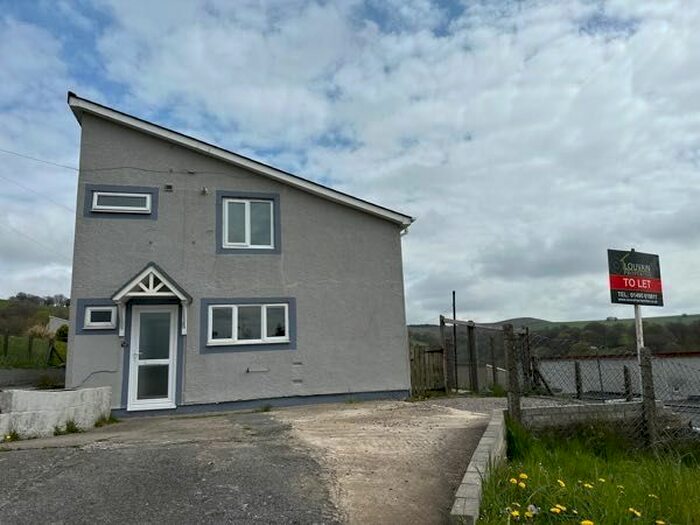 3 Bedroom Terraced House To Rent In Mount Pleasant Estate, Brynithel