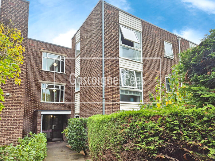 2 Bedroom Apartment To Rent In Pinkerton Court, Kingston Upon Thames, KT1