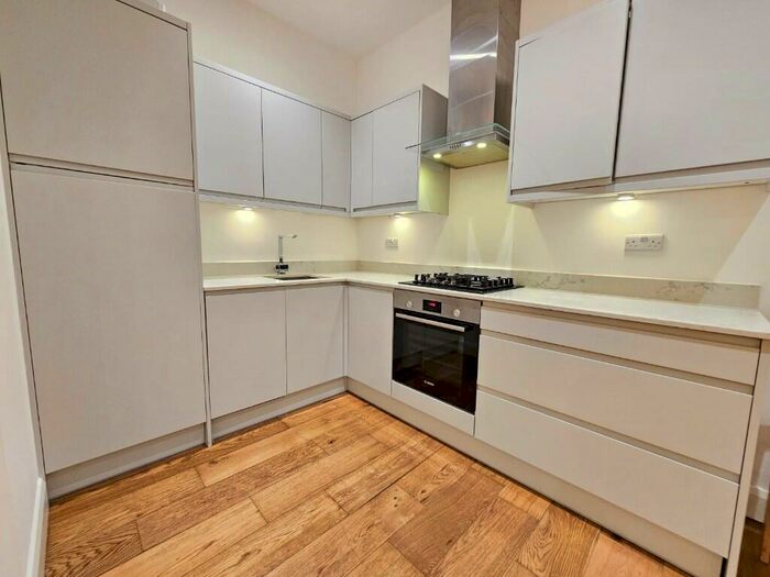 2 Bedroom Flat To Rent In Hornsey Road, London, N19