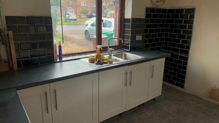 3 Bedroom Semi-Detached House To Rent In Wollaton Vale, Nottingham, Nottinghamshire, NG8