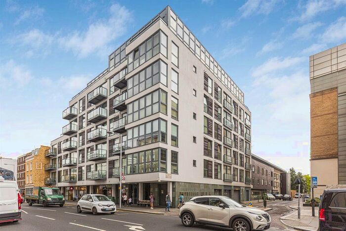 2 Bedroom Flat To Rent In Fulham Road, London, SW10