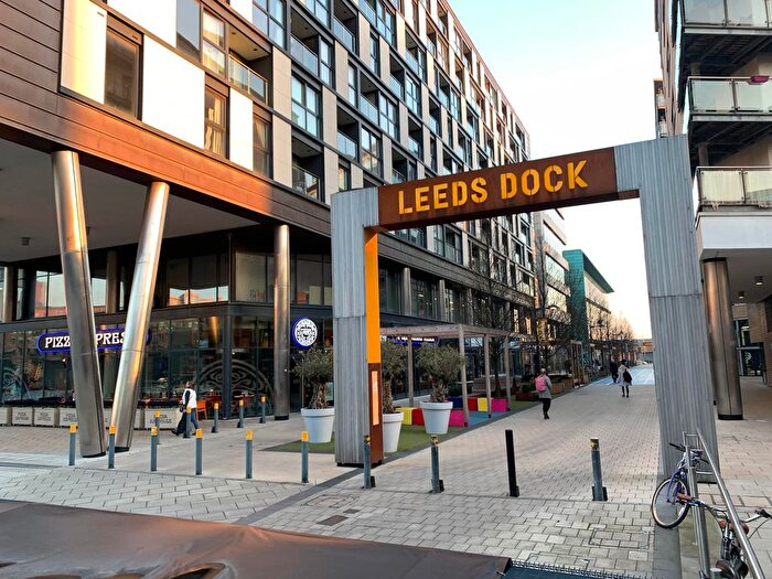 2 Bedroom Flat To Rent In The Boulevard, Leeds, LS10