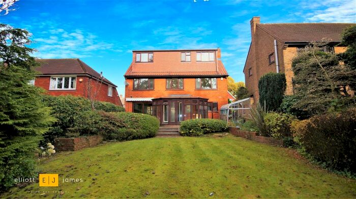 5 Bedroom Detached House To Rent In Ardmore Lane, Buckhurst Hill, IG9